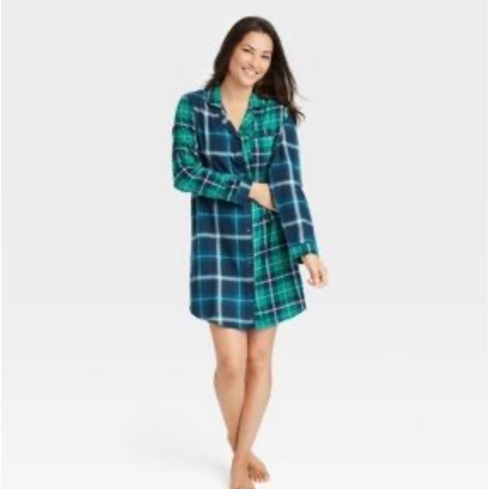 Stars above navy green plaid flannel nightshirt nwt